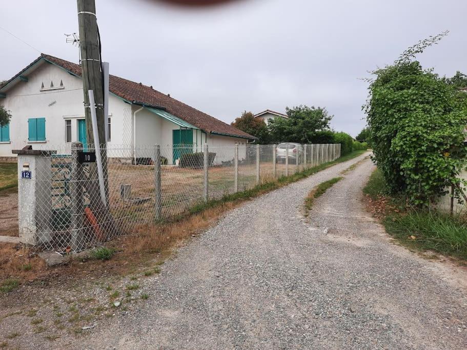 Charmant T2, Cl 3 Etoiles, 4 Lits, 4 Personnes Et 1Enfant, Parking Et Terrasse Saint-Sever  Bagian luar foto